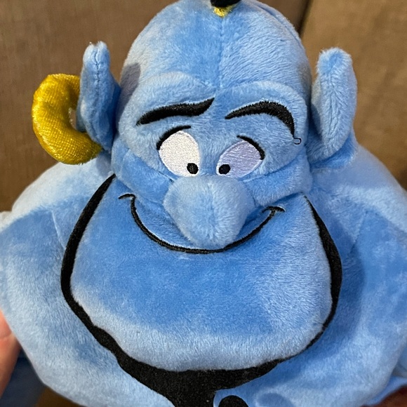 Disney Store Authentic Aladdin Genie
Exclusive 20 inch Plush Mediano - Picture 5 of 7